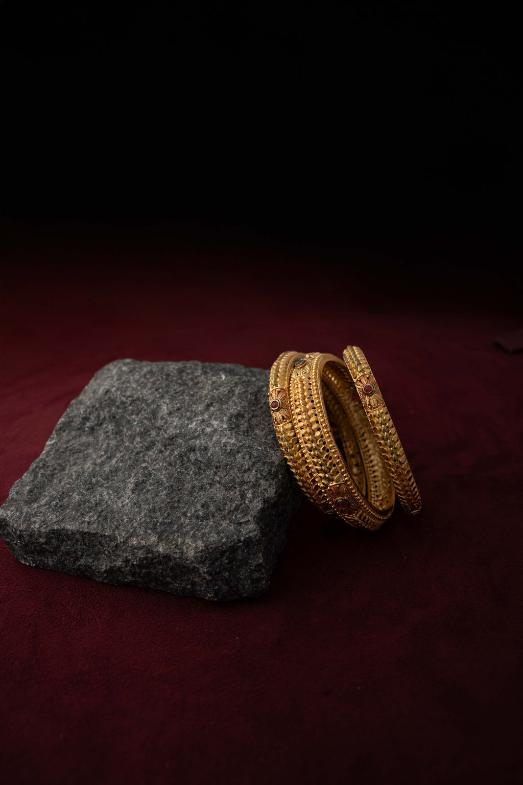 Royal Filigree Kundan Bangles
