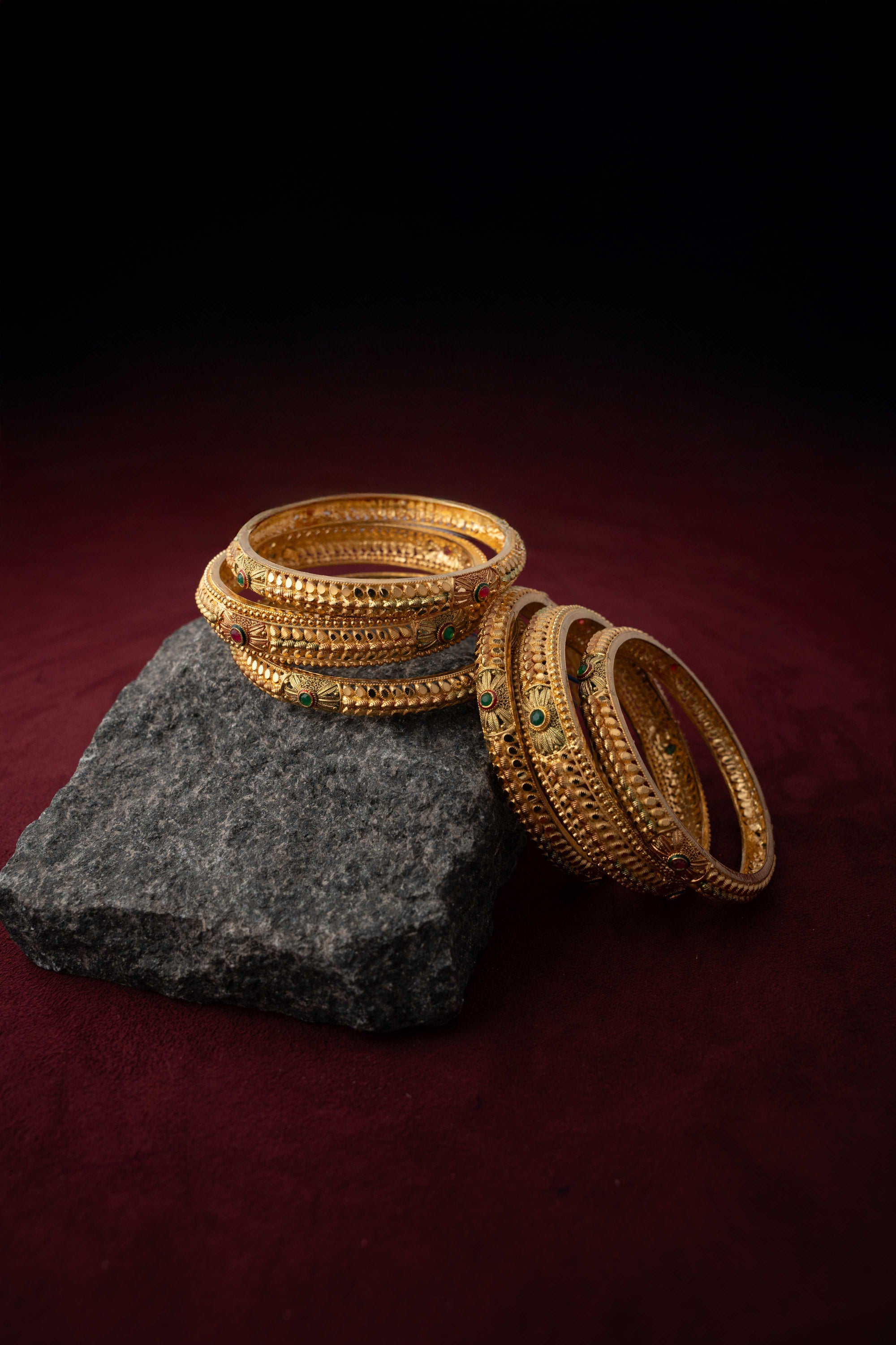 Royal Filigree Kundan Bangles